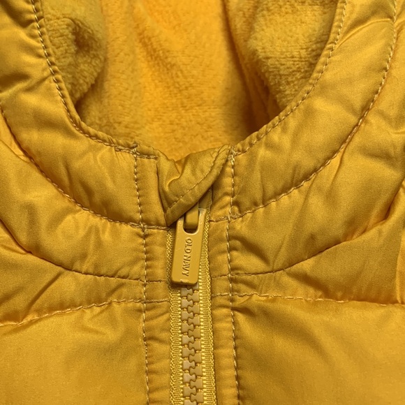 GOLDEN YELLOW ‘OLD NAVY’ PUFFER COAT!! - Picture 4 of 9